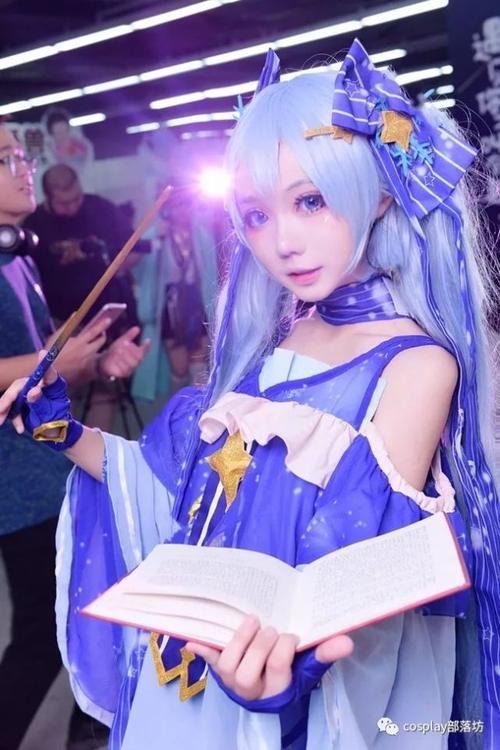 cos:星与雪的公主miku 双马尾场照