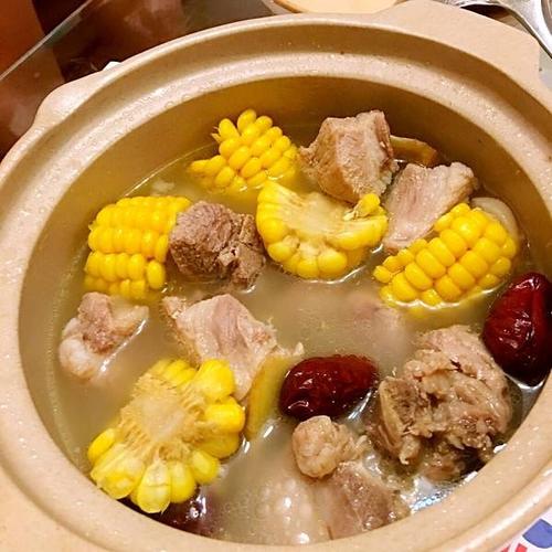 养生玉米排骨汤