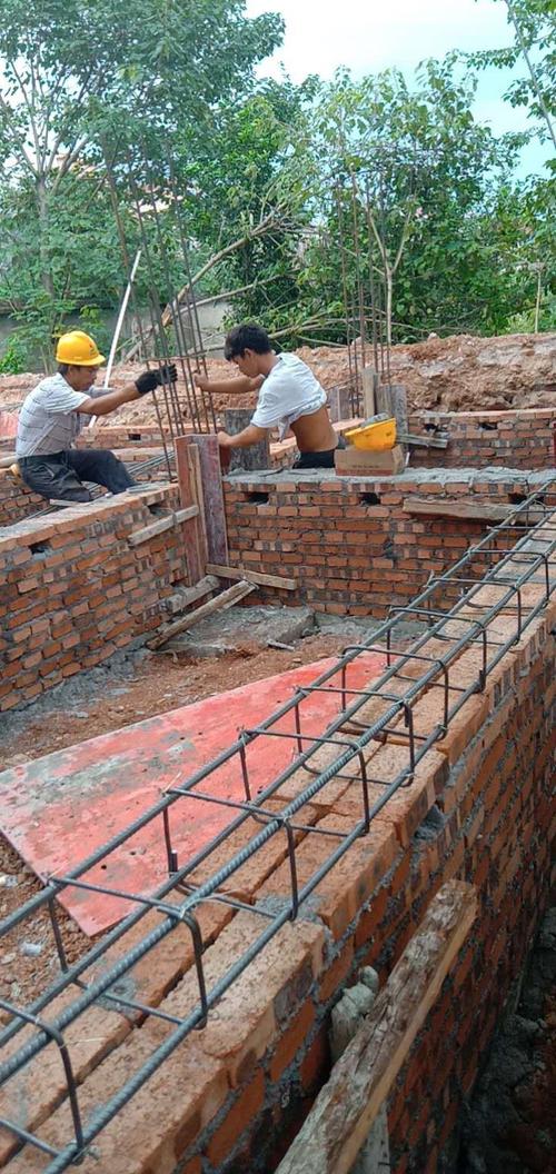 生态公厕圈梁钢筋绑扎人员3人