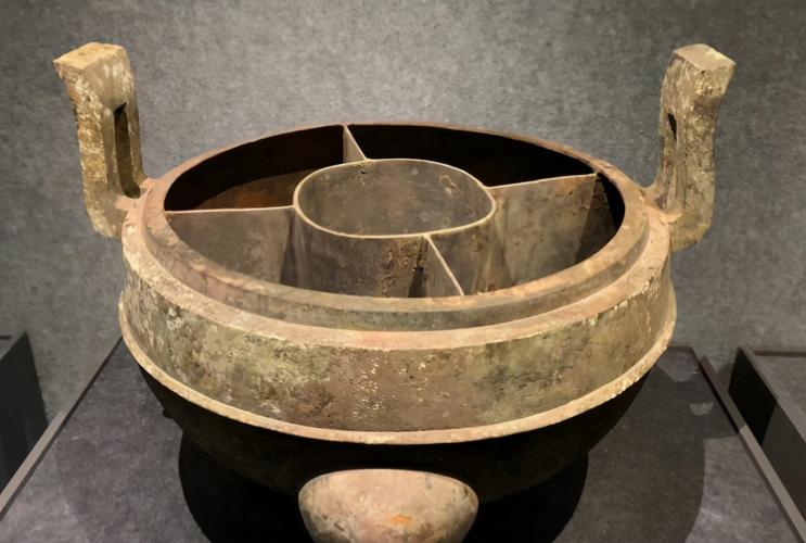 原创原来古代早就有火锅了,在汉代人们是怎样吃火锅的?太意外了