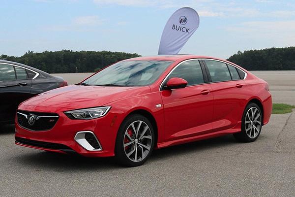 v6自吸四驱系统美版全新君威gs发布