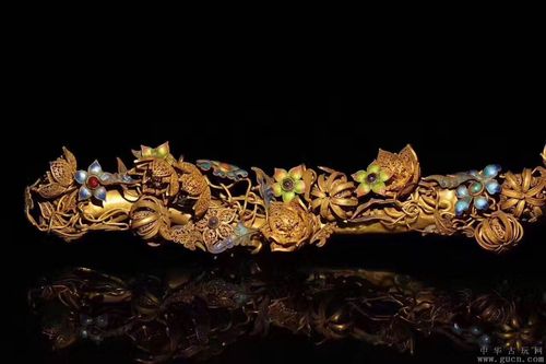 【清乾隆银鎏金花丝镶嵌宝石如意】