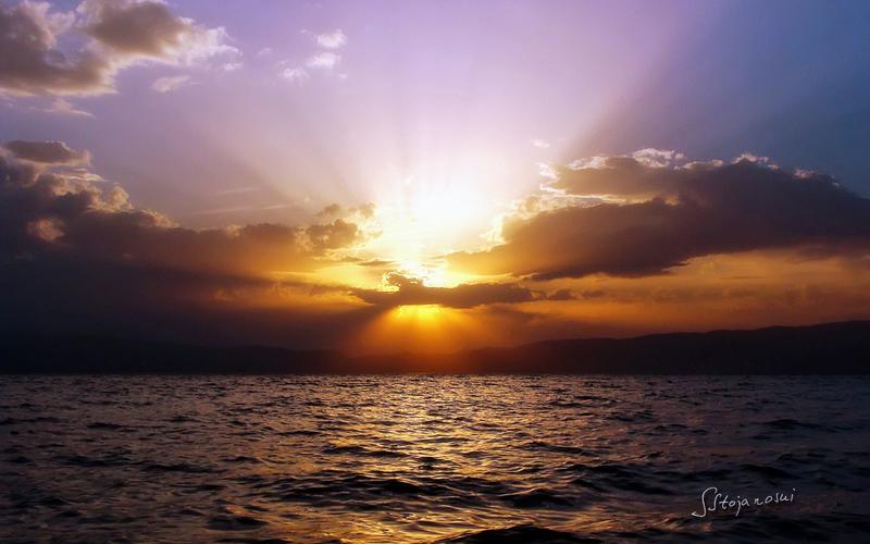 奥赫里德湖的夕阳高清电脑桌面壁纸
