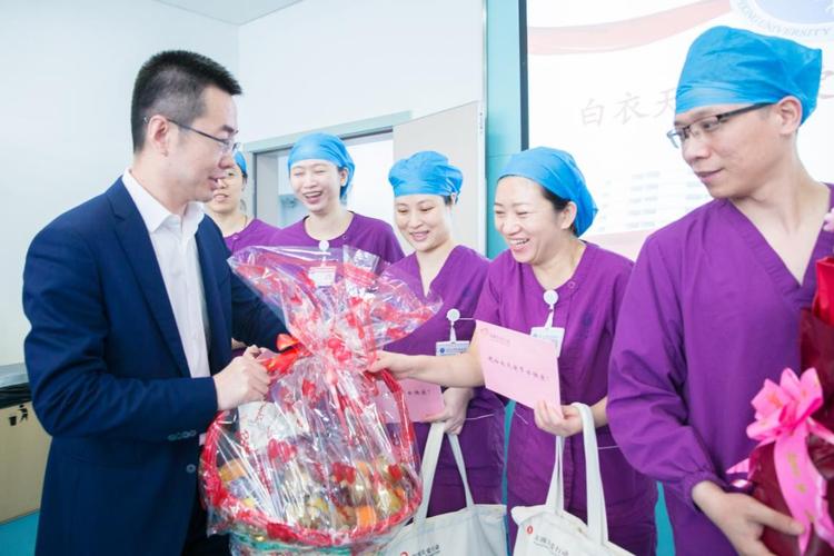 市关爱办携手爱心企业慰问541名一线医护人员