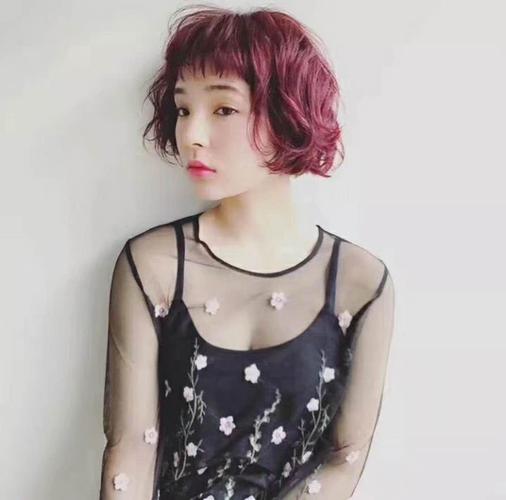 齐耳短发,适合烫什么发型,减量还时尚?