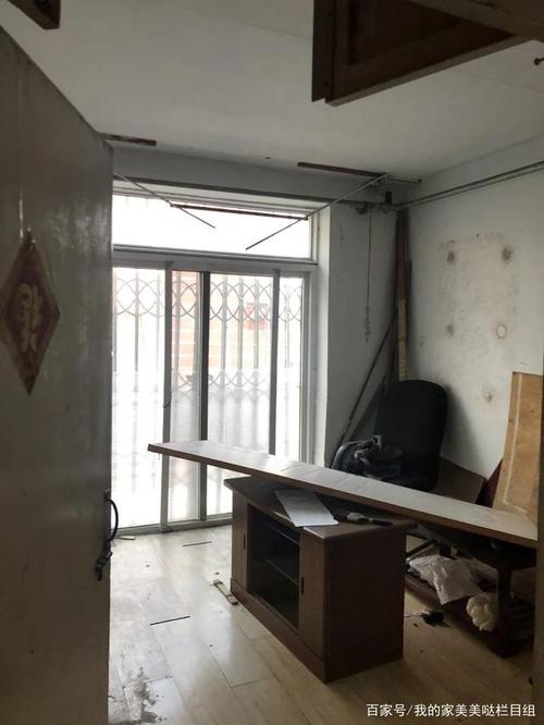 旧房翻新 | 90年代老房子摇身变成现代系发廊