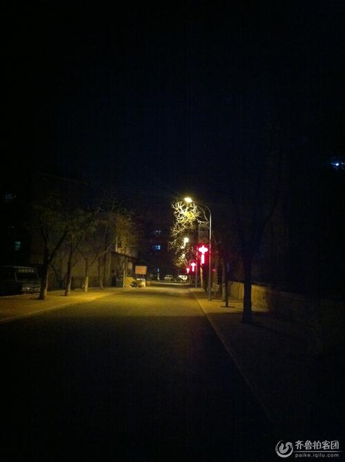 喜欢一个人在夜晚散步