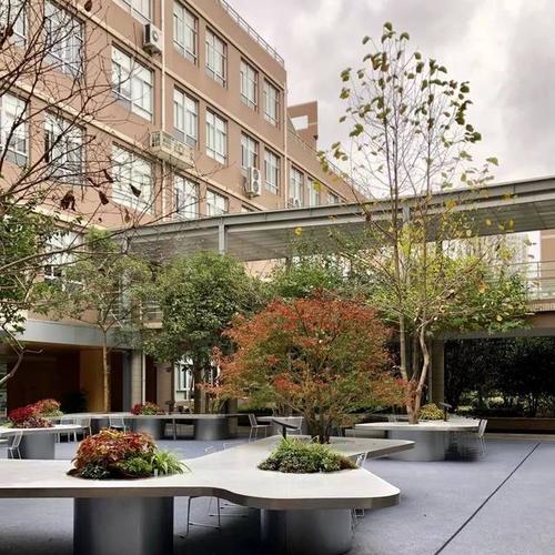 【项目信息】 项目名称:上海市实验学校综合楼中庭设计 客户:上海市