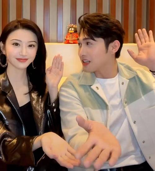 景甜和张彬彬直播有点尴尬,默契度不高,景甜更显主动