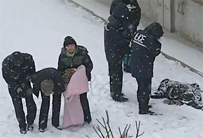 案例哈尔滨女子出轨后跪在雪地请求丈夫谅解最后以悲剧收场
