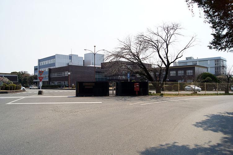 熊本高等专门学校是位于熊本县的一所国立高等专门学校.