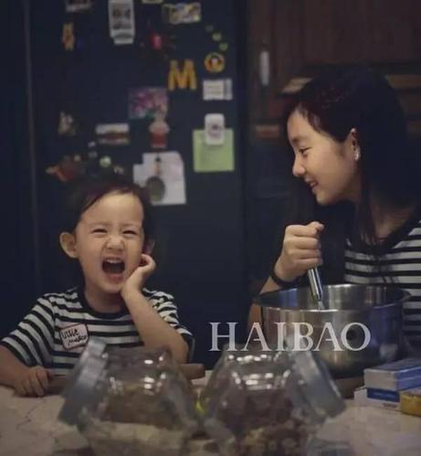 明星的孩子正面照曝光,网友们又操碎了心