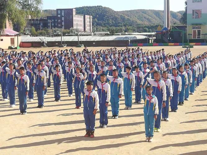 红领巾心向党 争做新时代好队员 桦甸市向阳小学举行庆祝少先队建队70