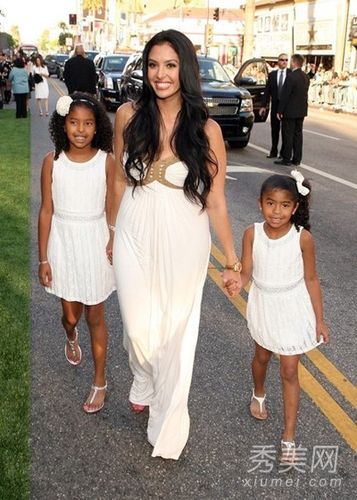 nba球星科比美艳老婆 瓦妮莎性感服饰图集(4)