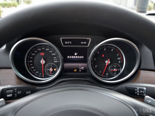 奔驰gls 2016款 gls400 4matic动感型--仪表盘 / 150