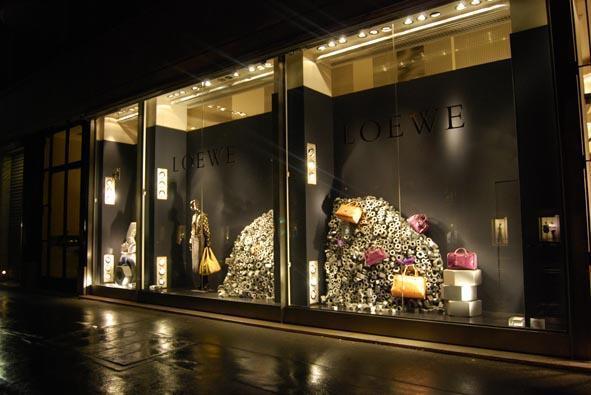 建筑面积规范解读第十二课:落地橱窗建筑面积计算