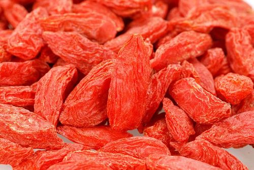 枸杞不是越红越好,3招分辨硫磺枸杞,别让"补身"变"伤身"