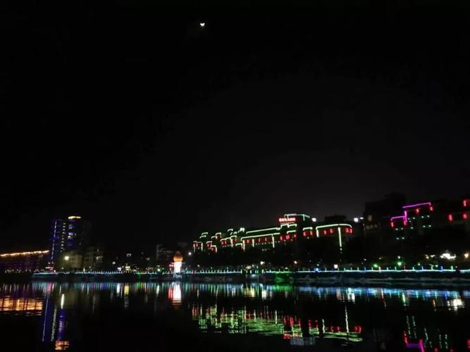 重点来了 很多容县人觉得,绣江河游船比较适合游客 可是却偏偏忘记了