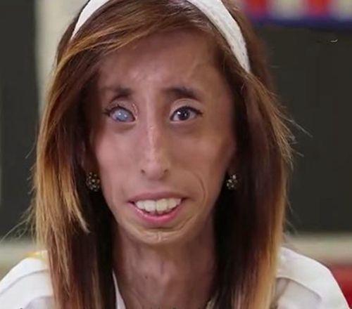 世界上最丑的女人追求她的都是高颜值帅哥她的魅力何在