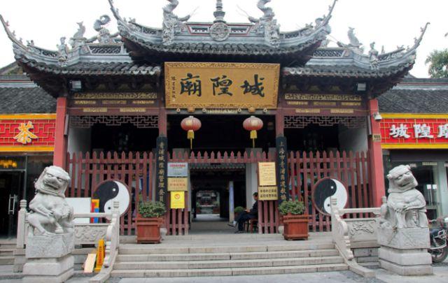 百年神庙能让洪水绕道,专家都难以解释,竟被三个孩子道出真相|城隍庙