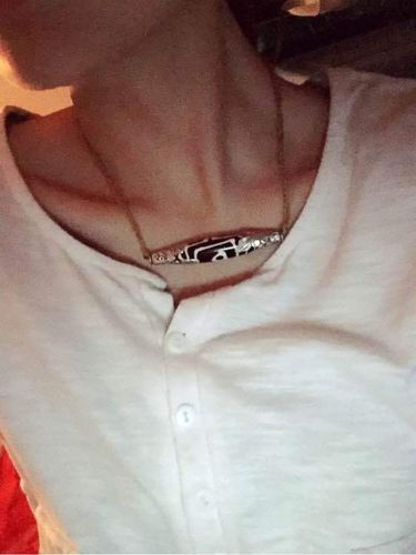 帅气男生露锁骨图片