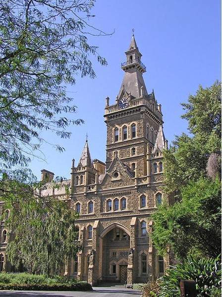 留学网 资讯中心 留学资讯 专业分析 正文    主要课程:大学代数,微