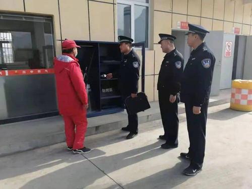 成县:救助一名走失小孩