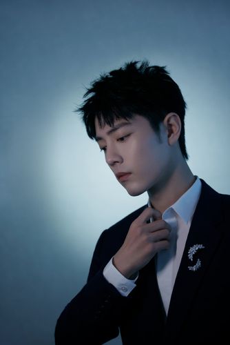 力挺国货!肖战新商务曝光,首个汽车代言或即将来袭