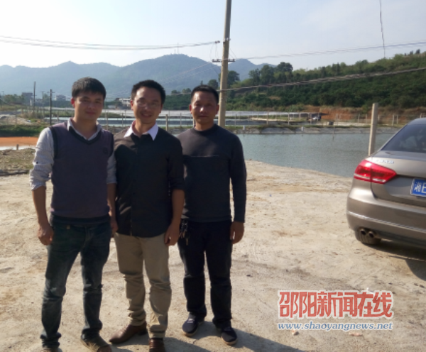 黄龙镇有个养泥鳅的大学生