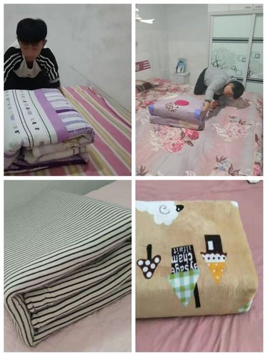 中秋节在家叠军被.