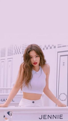 black pink jennie