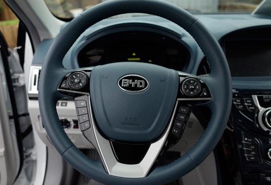 比亚迪秦方向盘,按钮真多