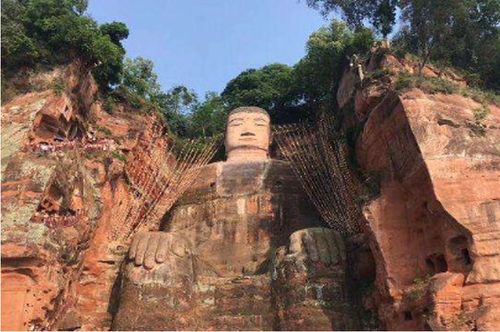 被"乐山大佛伤害"?究竟是巨物恐惧症,还是癔症呢?