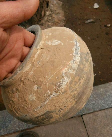 山东淄博农村出土春秋战国齐国彩绘陶罐