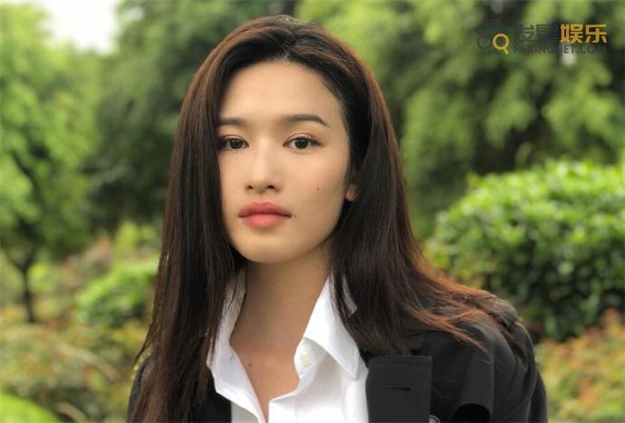 神奇的是,竟然有"张柏嘉老公"一说,所以张柏嘉结婚了?