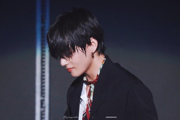 金泰亨 - 堆糖,美图壁纸兴趣社区