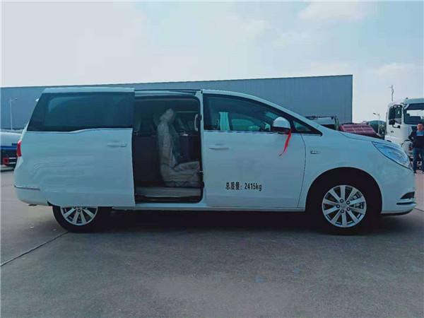 殡仪车 