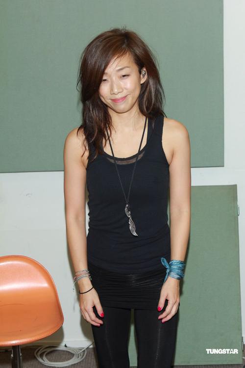 高清:林忆莲澄清同居事件 请传媒停止偷拍女儿