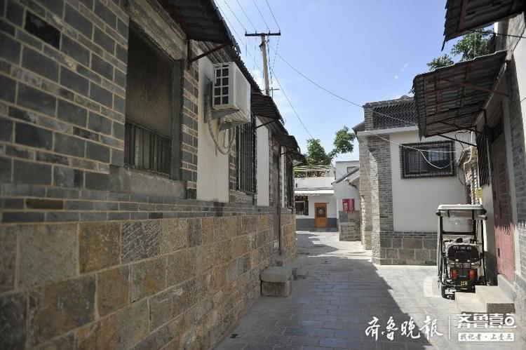 济南老城区王府池子街,恢复灰砖青瓦北方民居风貌