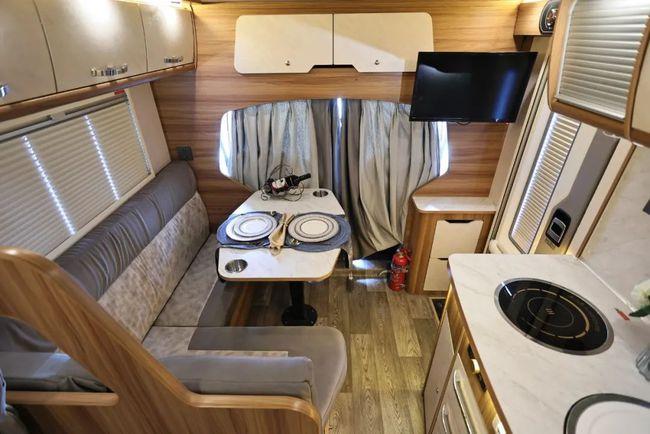 福特底盘c型低顶房车出门不怕限高适合一家3口卓美亚卓越x1