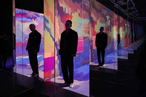 百度ai沉浸式互动艺术体验展"唤醒万物"展览现场