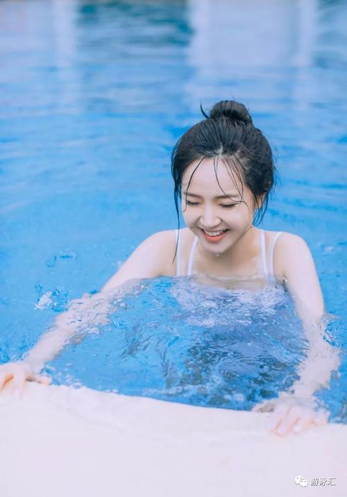 泳友福利,高清图片泳装美女