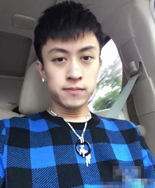 上海法拉利车主秦奋king个人资料微博照片家庭背景|秦奋king是谁?