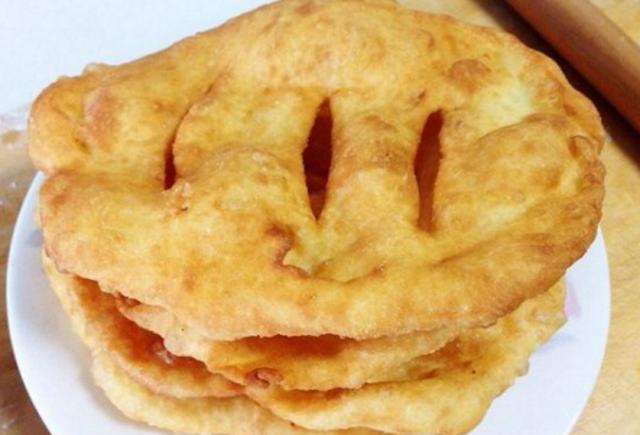 特色炸油饼,掌握好方法和步骤,蓬松酥脆,美味又简单,全家爱吃