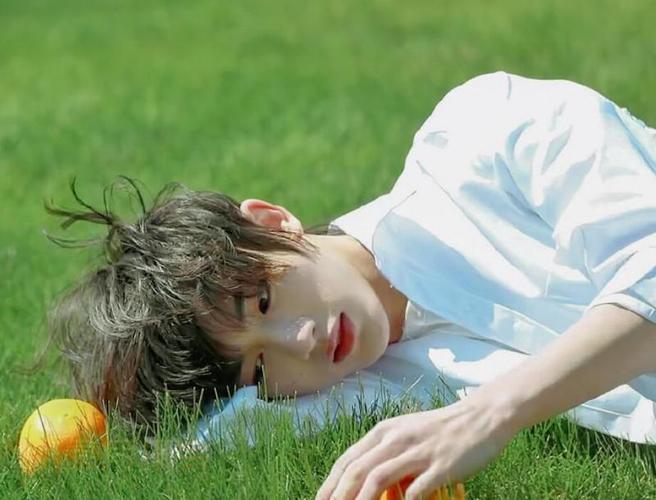 丁程鑫清新写真 丁程鑫图片大全