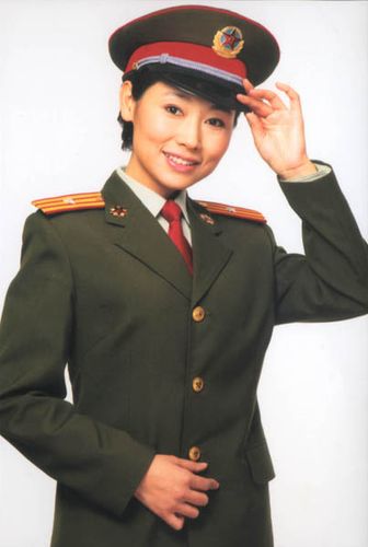 意想不到的妩媚 cctv军事节目的女主持们(组图)