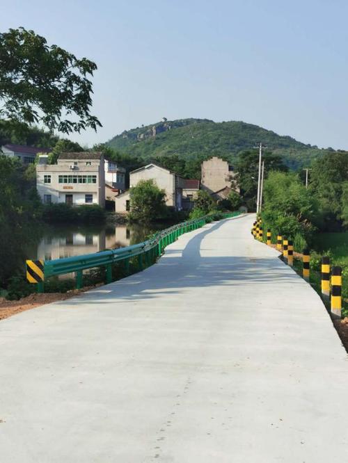 罗岭镇姥山社区:狠抓基础设施建设 夯实脱贫攻坚基石