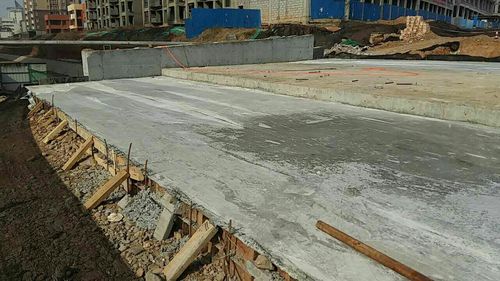 箱涵搭板浇筑完成