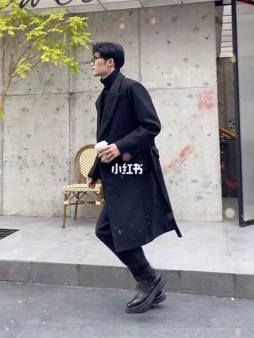 风衣_马丁靴_穿搭_男生穿搭_型男_时尚潮流_男生冬季穿搭_时尚_穿搭