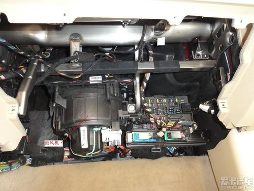 2010款宝马3系空调鼓风机故障排查-修复